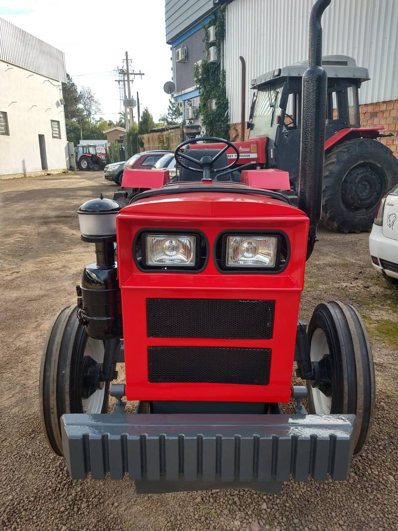 TRATOR AGRALE 4200 (DIE-2488) ANO 1984 - VENDIDO